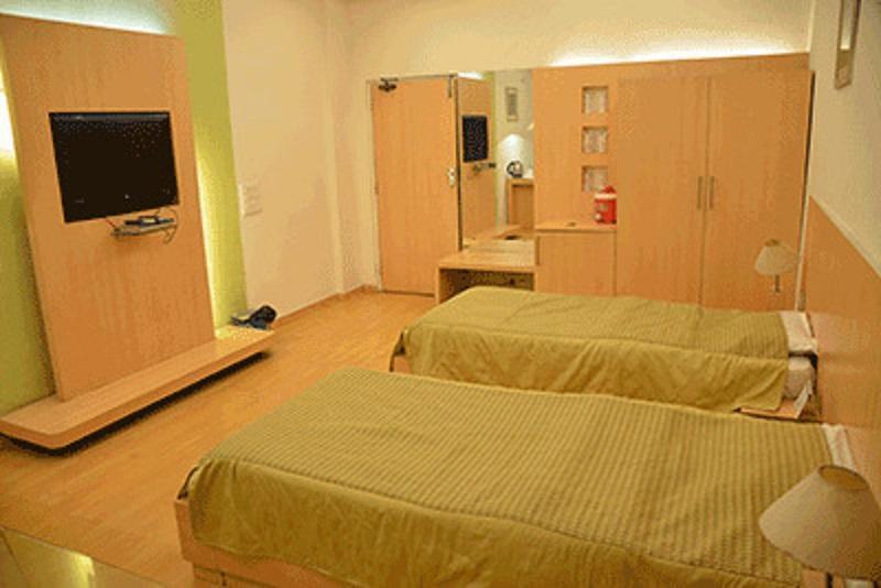 Hotel Sita Kiran Барели Экстерьер фото