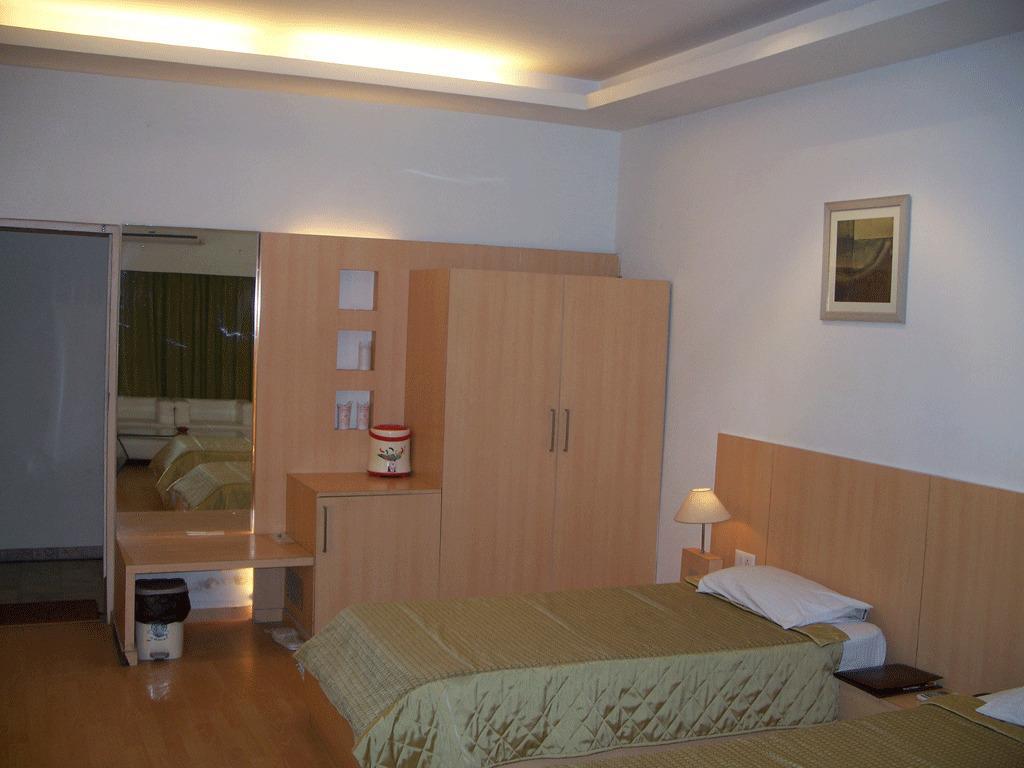 Hotel Sita Kiran Барели Экстерьер фото